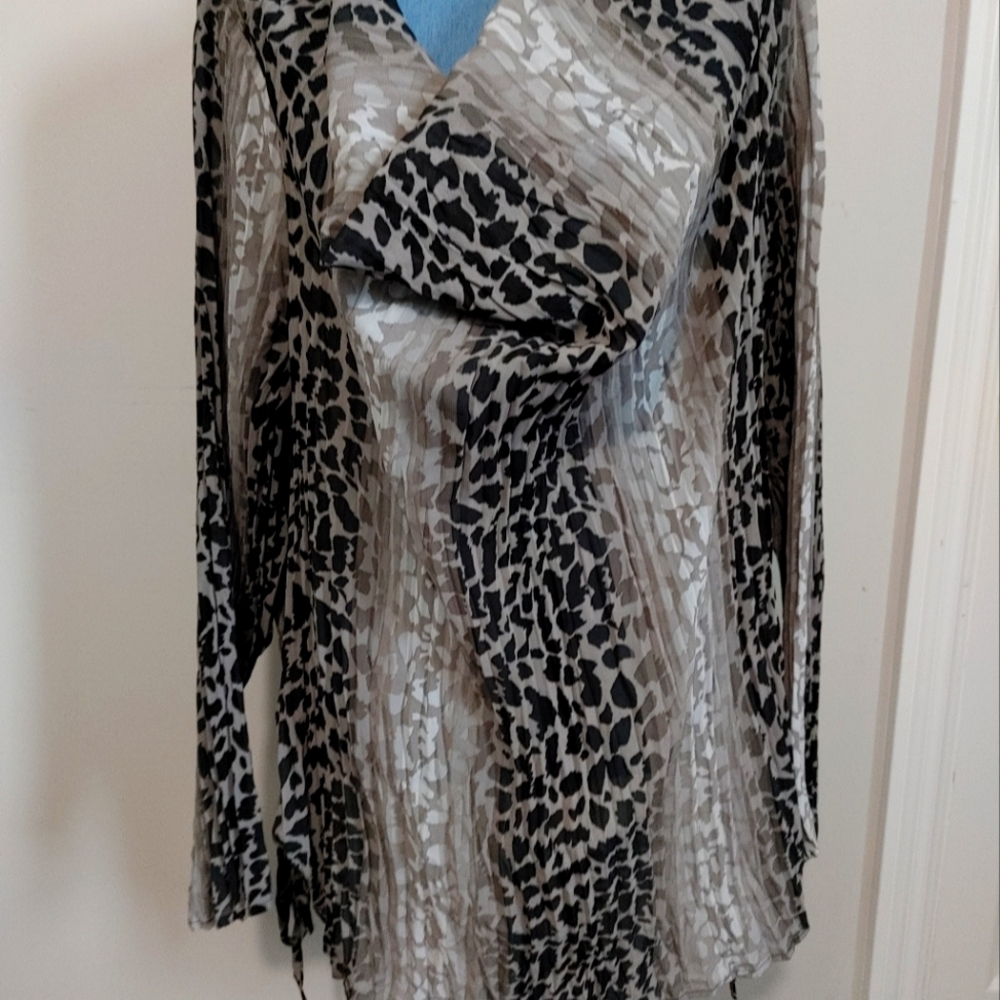 Cheetah print ombre blouse